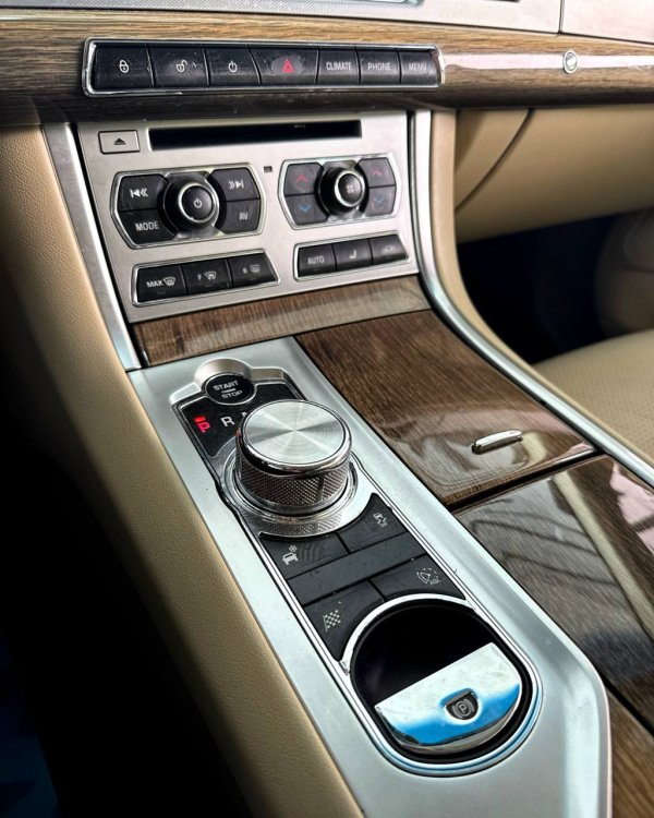 Jaguar XF X250 · Рестайлинг - Image 15