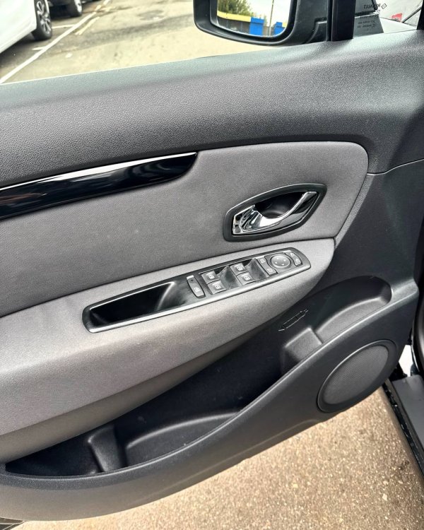 Renault Grand Scenic - Image 9