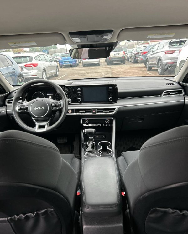 Kia K5 III - Image 9
