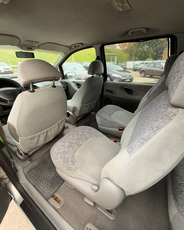 Ford Galaxy I - Image 11