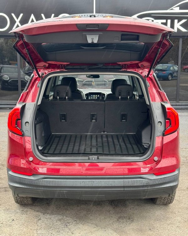 GMC Terrain II - Image 12