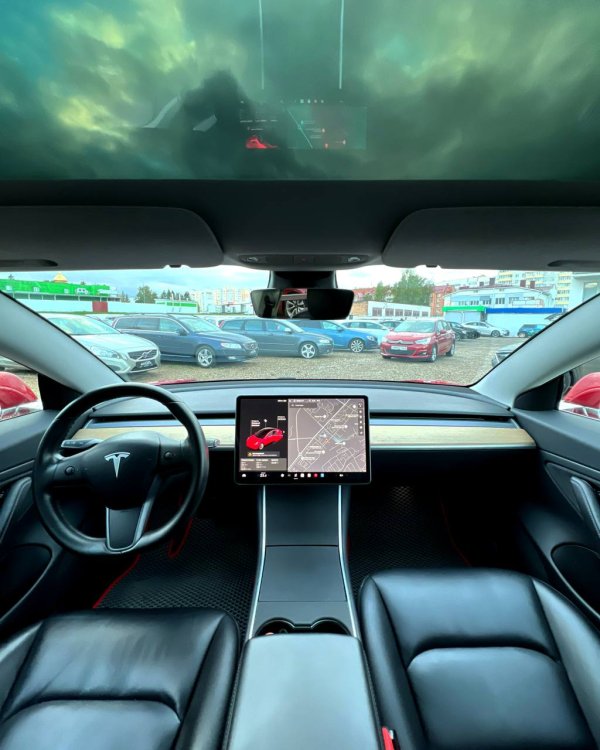 Tesla Model 3 I - Image 12
