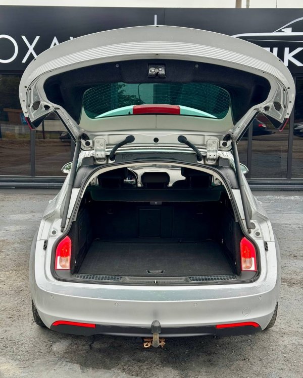 Opel Insignia - Image 14