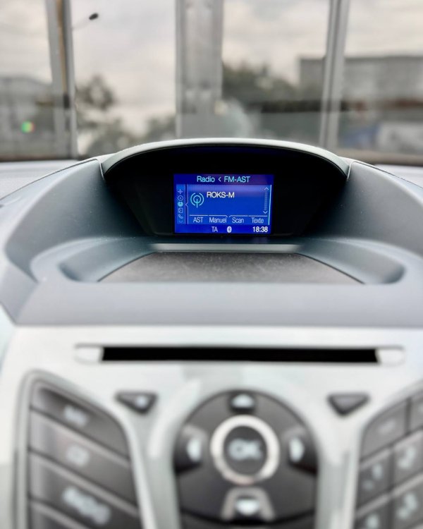 Ford Grand C-Max I - Image 18