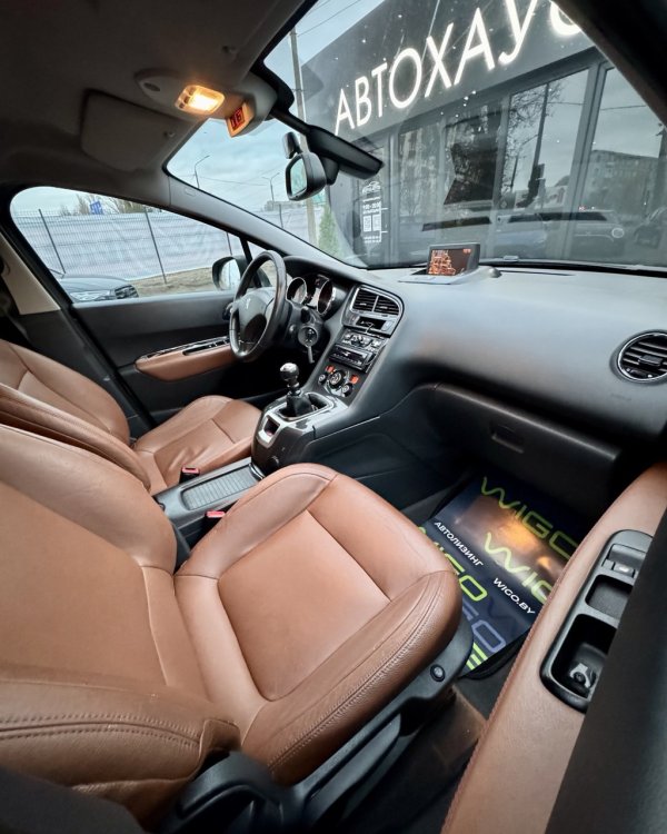 Peugeot 5008 I - Image 14