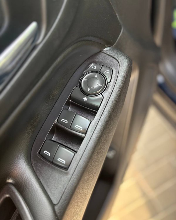 Chevrolet Equinox III - Image 20