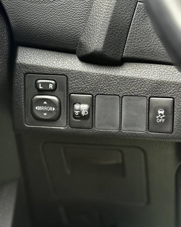 Toyota Auris II (E180) - Image 18