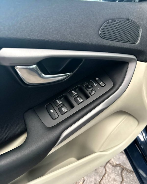 Volvo V40 II - Image 9