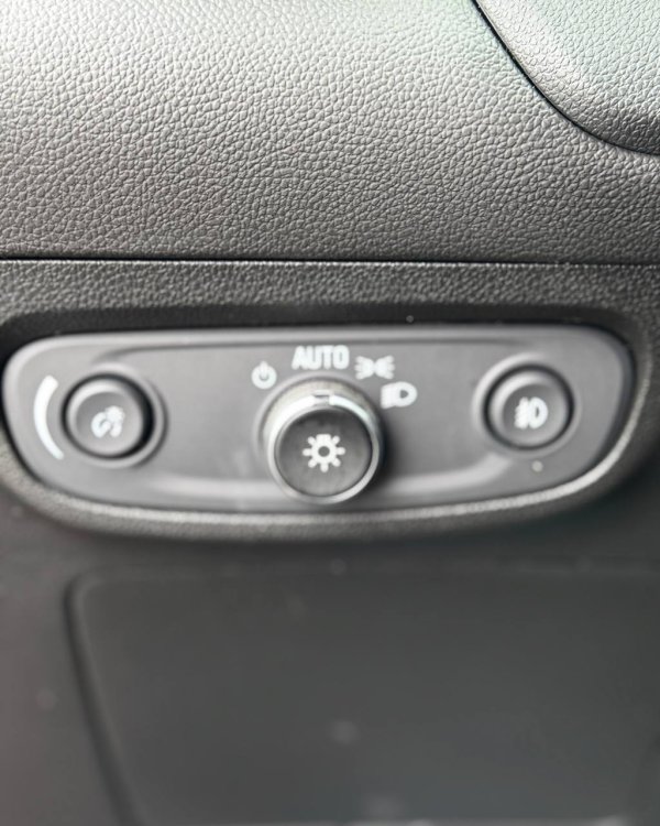 Buick Encore GX I - Image 18