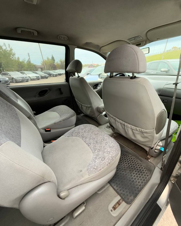 Ford Galaxy I - Image 13