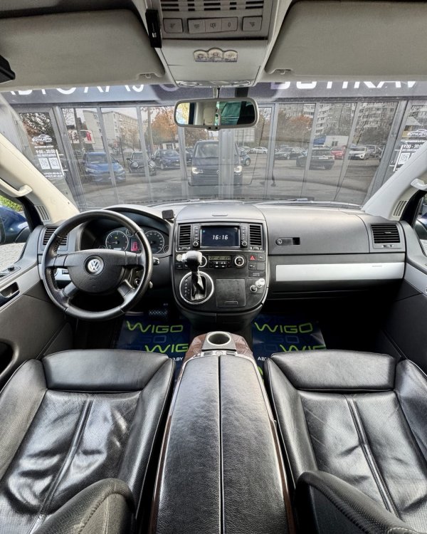 Volkswagen Multivan - Image 9