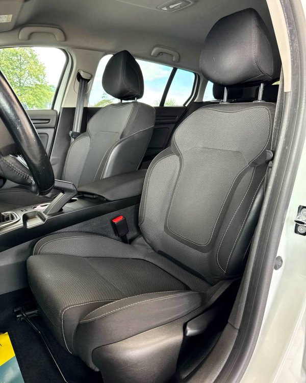 Renault Megane IV - Image 10