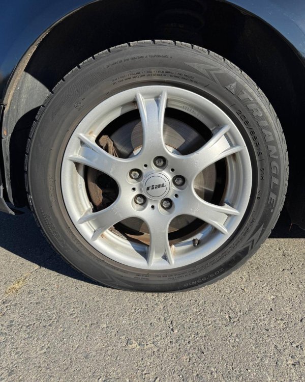 Volkswagen Passat B6 - Image 13