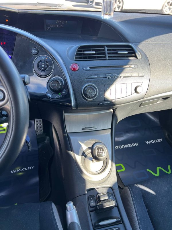 Honda Civic VIII - Image 11