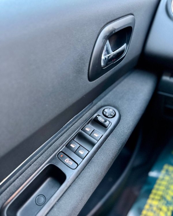 Peugeot 5008 I - Image 17