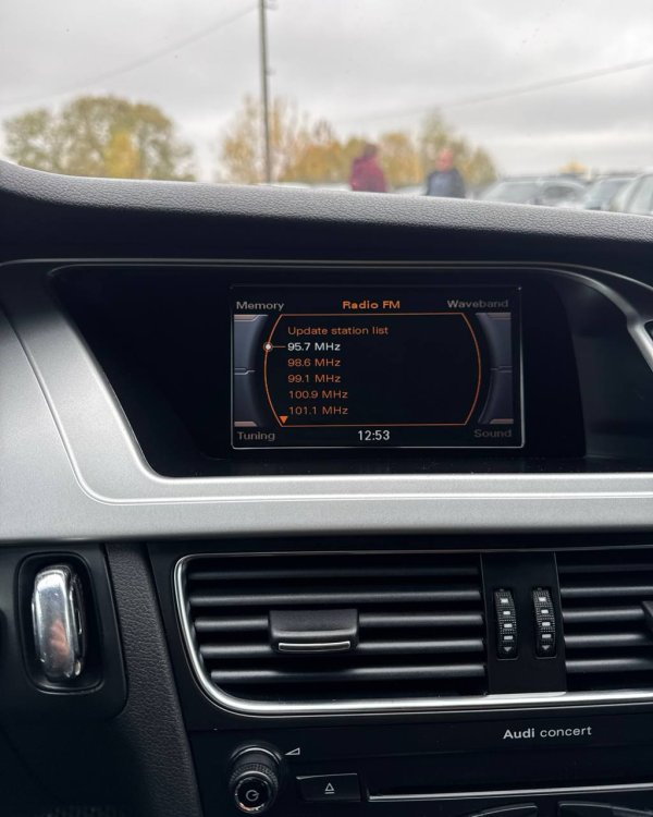 Audi A4 B8 - Image 17