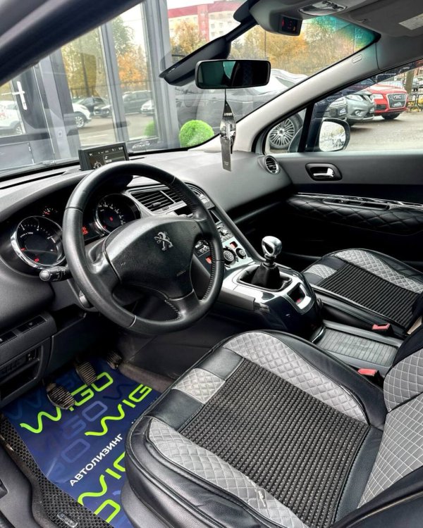 PEUGEOT 5008 - Image 9