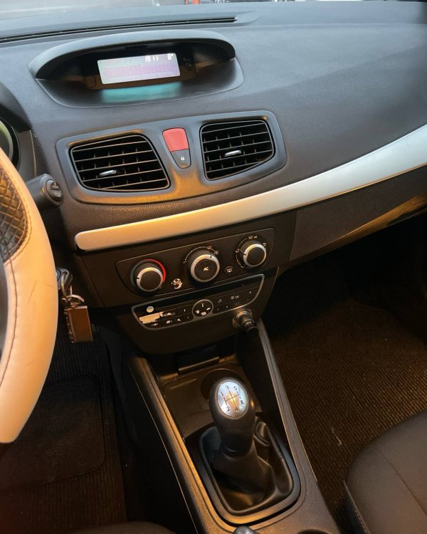 Renault Fluence I - Image 12