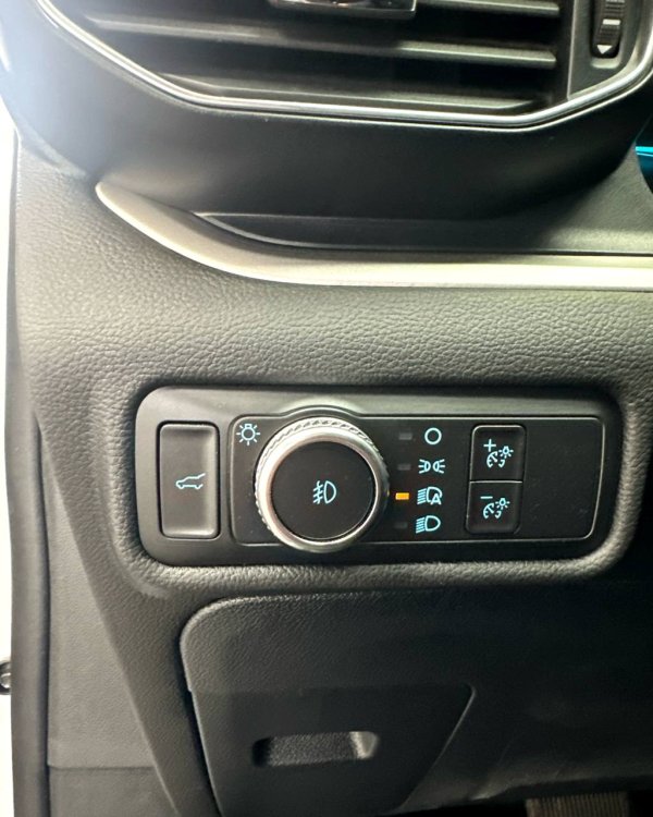 Ford Explorer VI - Image 10