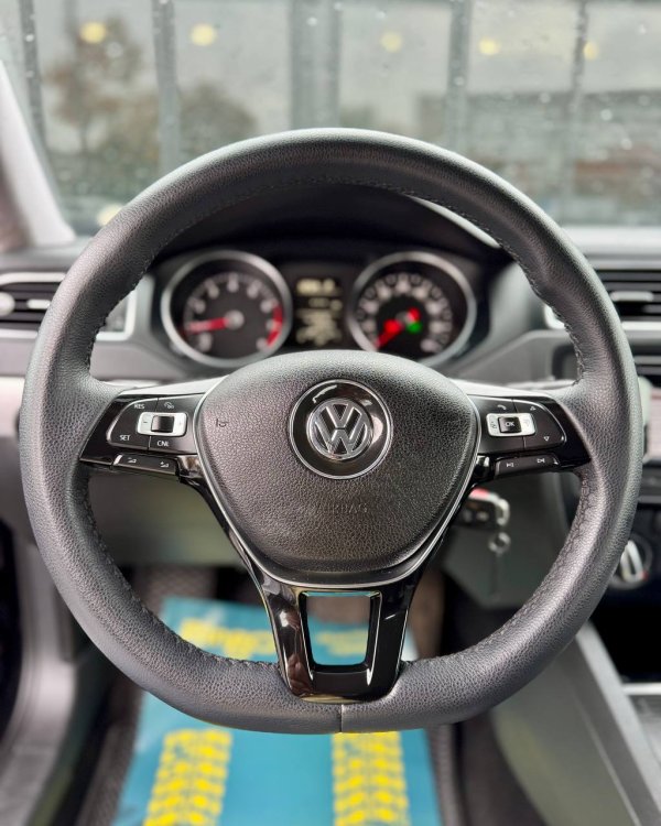 Volkswagen Jetta VI · Рестайлинг - Image 15