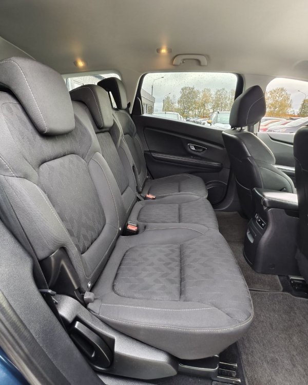 Renault Grand Scenic IV - Image 13