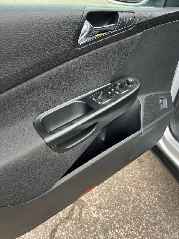 Volkswagen Passat B6 - Image 9