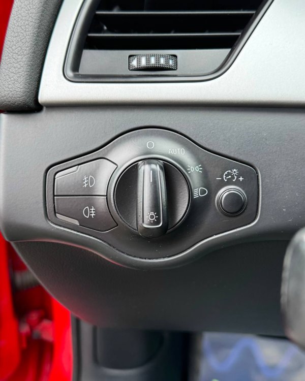 Audi A4 B8 - Image 18