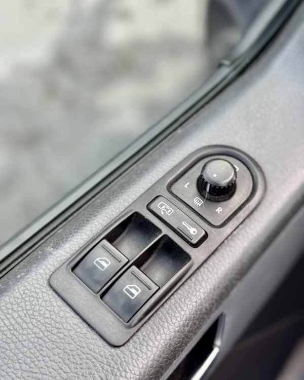 Volkswagen Multivan - Image 17