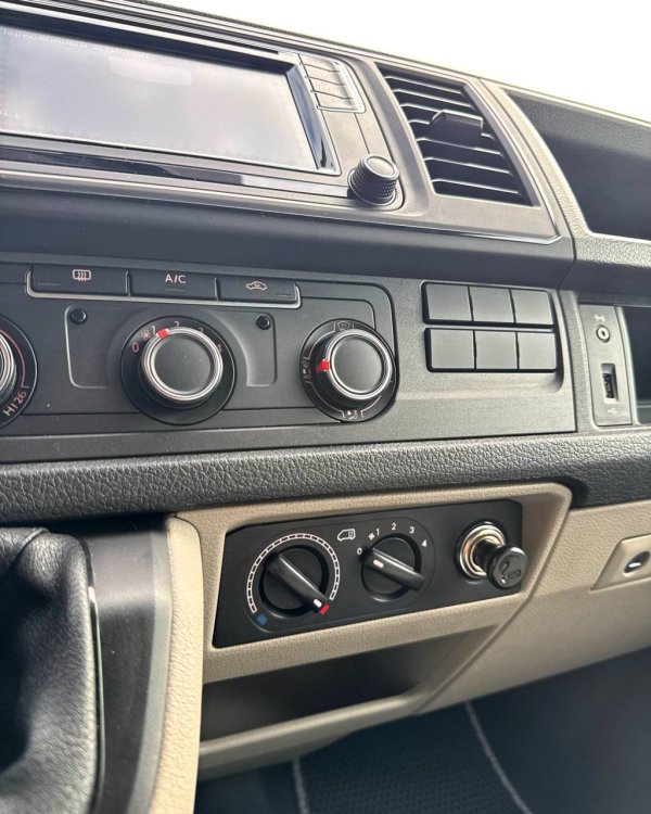 Volkswagen Transporter T6 - Image 13