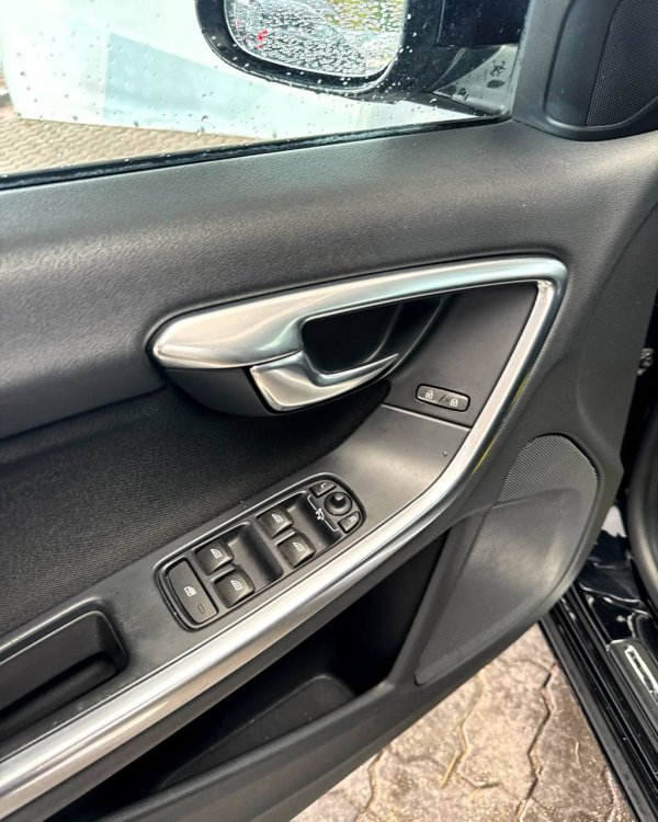 Volvo V60 I · Рестайлинг - Image 9