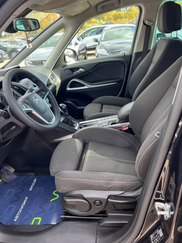 Opel Zafira C - Image 11
