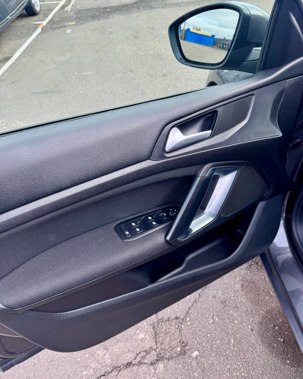 Peugeot 308 T9 · Рестайлинг - Image 9