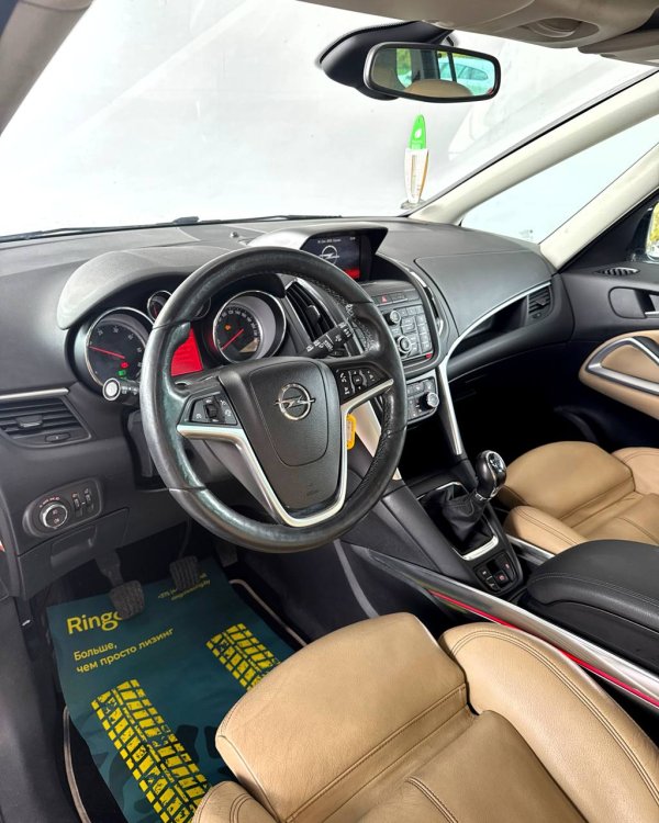 Opel Zafira C - Image 11
