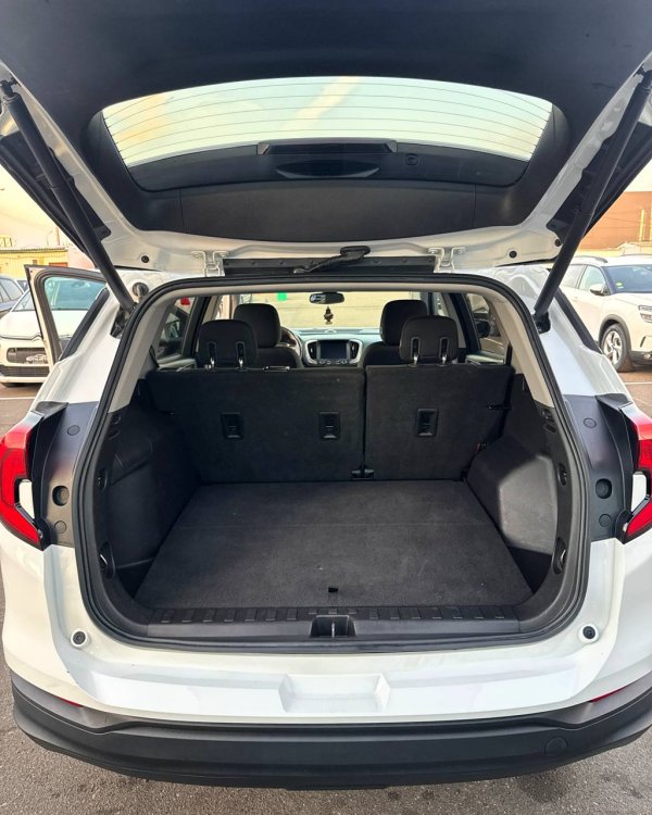 GMC Terrain II - Image 13