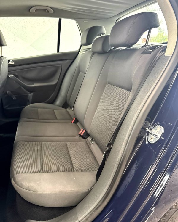 Volkswagen Golf V - Image 13