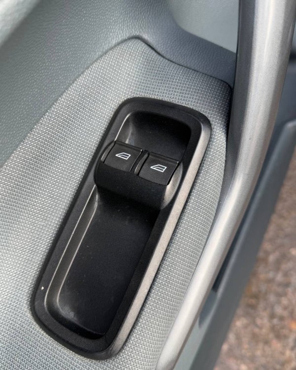 Ford Fiesta VI - Image 17