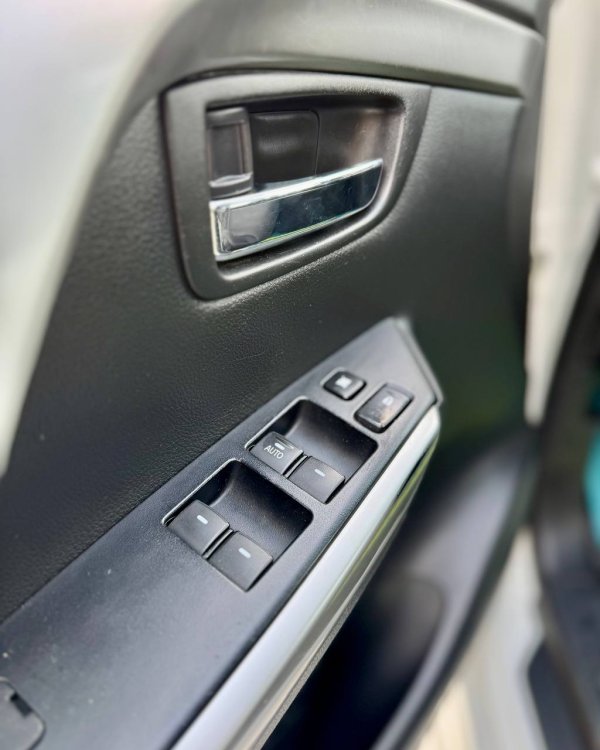 Mitsubishi Pajero Sport III - Image 17