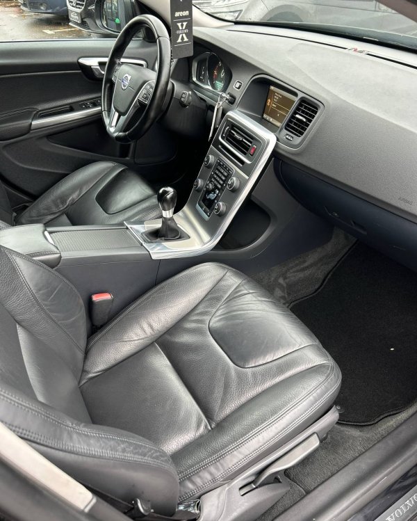 Volvo V60 I · Рестайлинг - Image 14