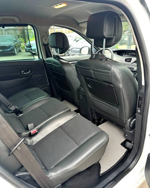 Renault Scenic - Image 13