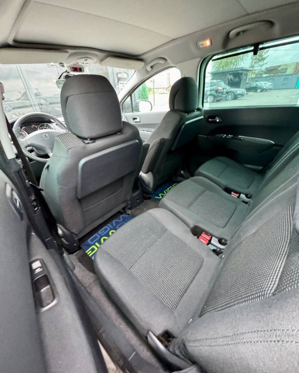 Peugeot 5008 I - Image 11