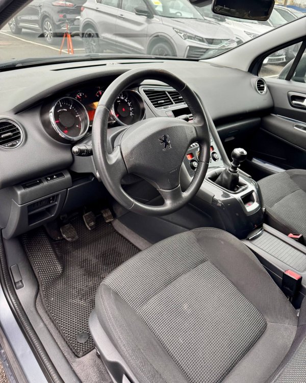 Peugeot 5008 I - Image 11