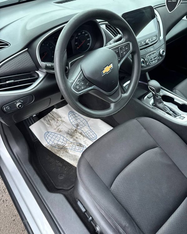 Chevrolet Malibu IX · Рестайлинг - Image 11