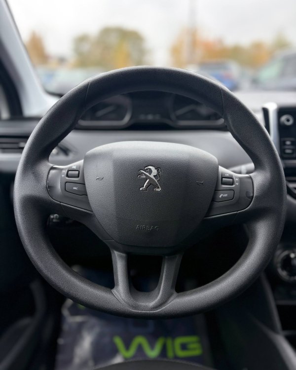 Peugeot 208 I · Рестайлинг - Image 15