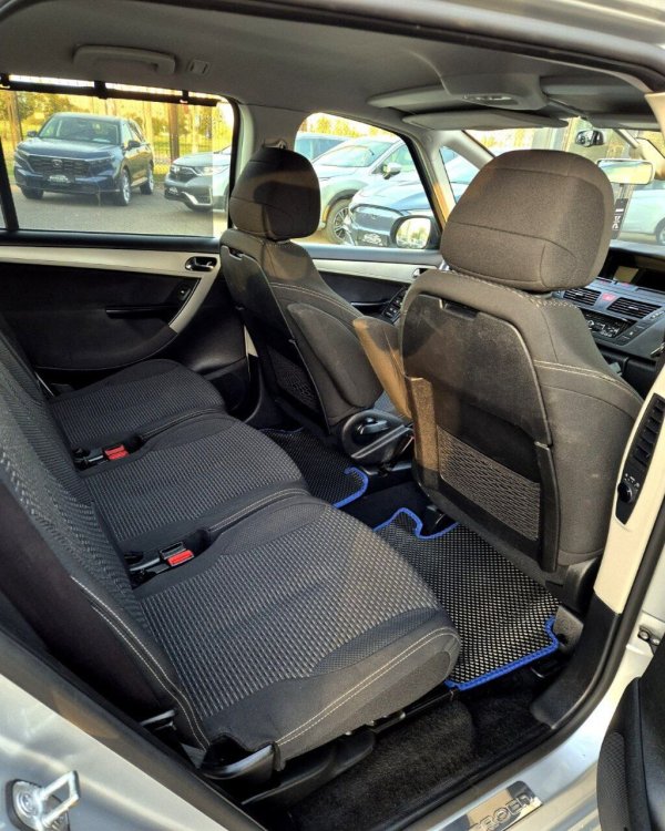 Citroen C4 Grand Picasso I - Image 13