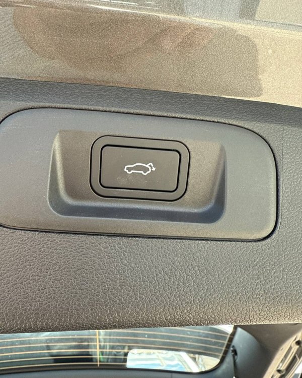 GEELY COOLRAY - Image 13