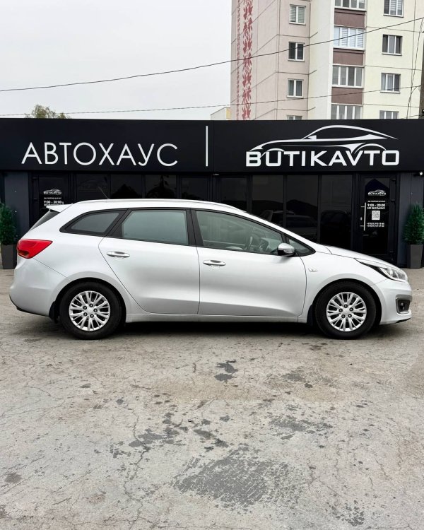 Kia Cee'd II · Рестайлинг - Image 8