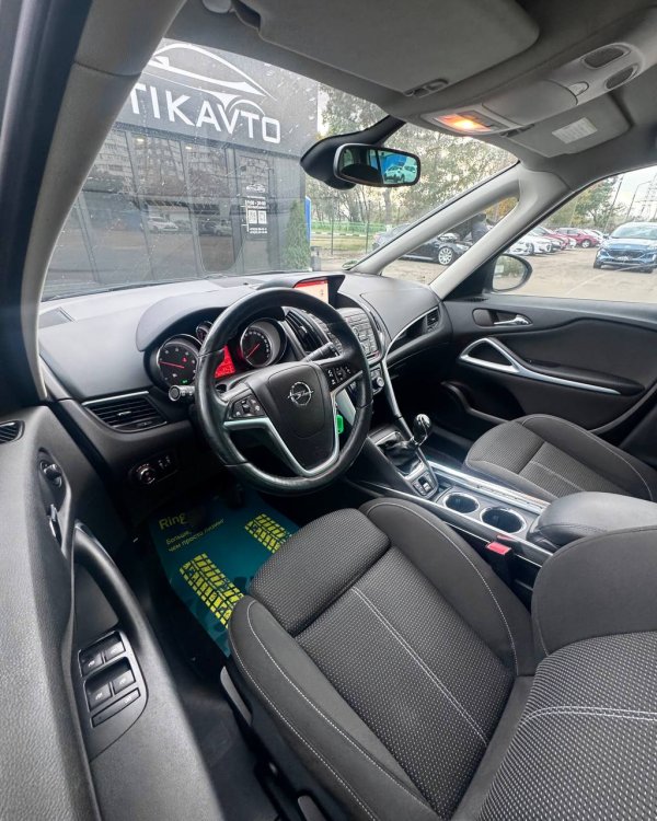 Opel Zafira C - Image 10