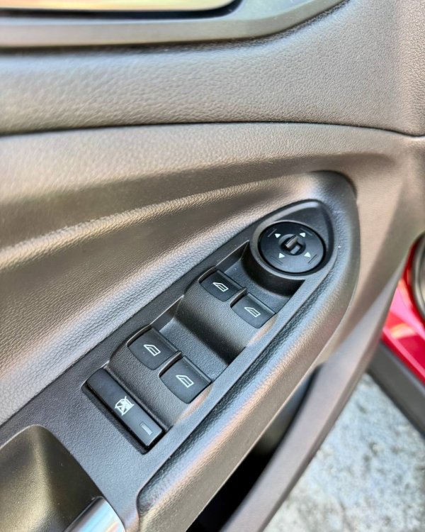 Ford Escape III · Рестайлинг - Image 18