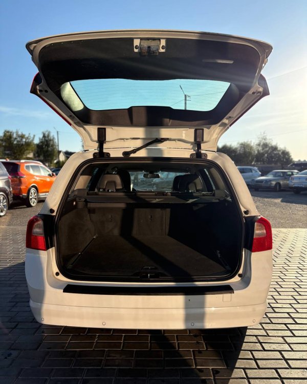 Volvo V70 III - Image 12