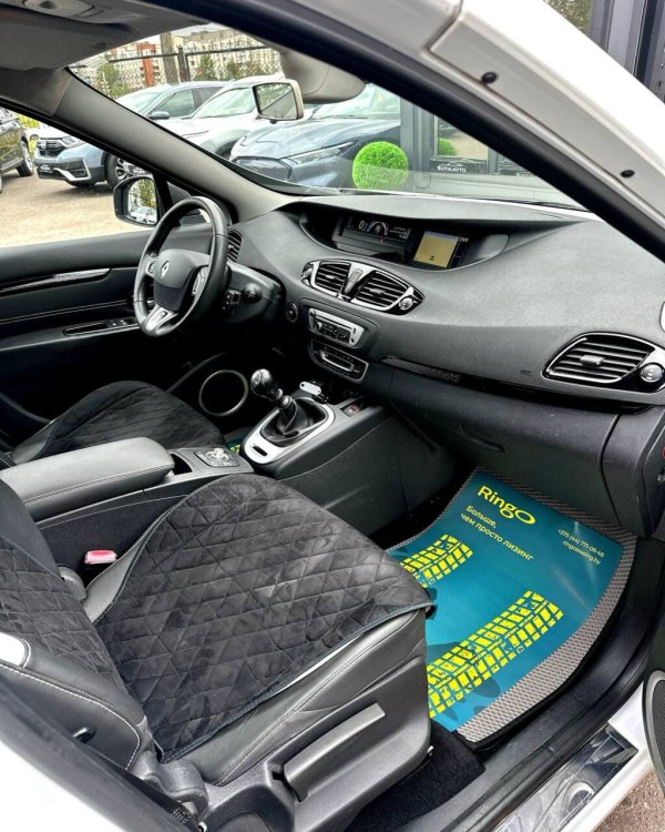 Renault Scenic - Image 11